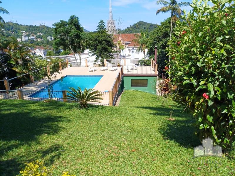 Apartamento em Centro - Petrópolis/RJ  - 3 Dormitórios