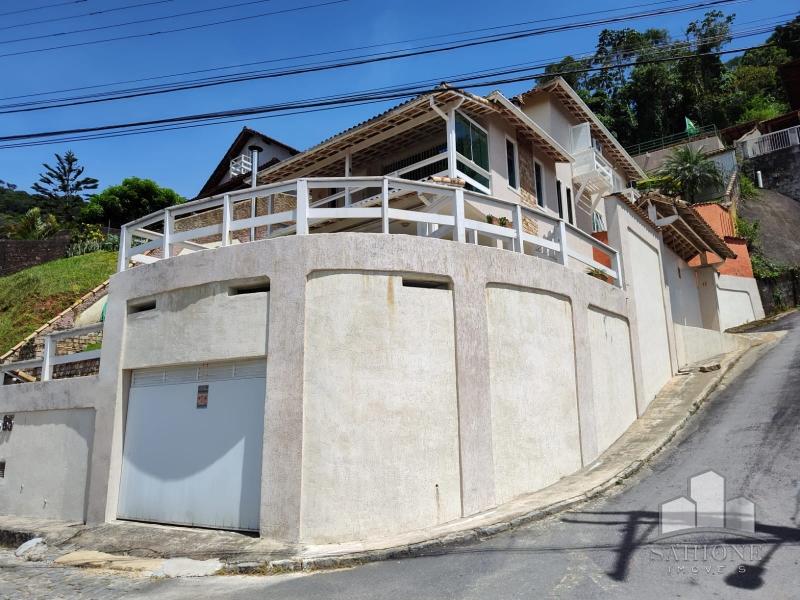 Casa à venda em Mosela, Petrópolis - RJ