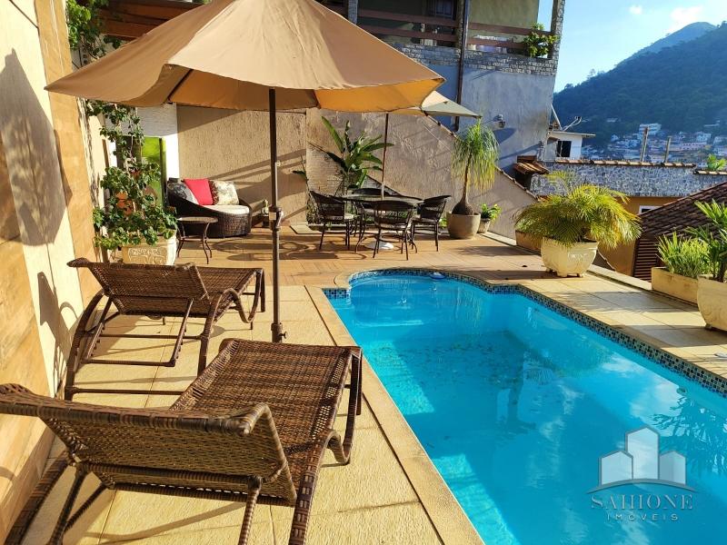 Casa em Cascatinha - Petrópolis/RJ  - 3 Dormitórios