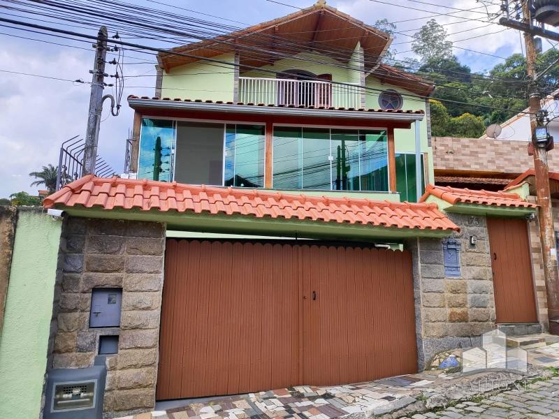 Casa em Itamarati - Petrópolis/RJ  - 3 Dormitórios