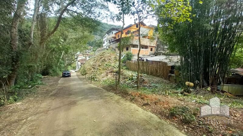 Terreno Residencial em Mosela - Petrópolis/RJ 