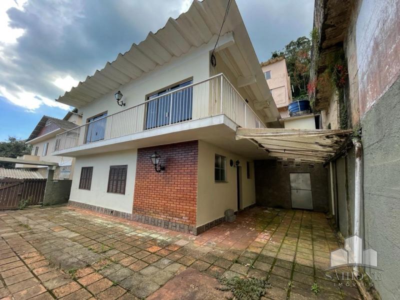 Casa em Valparaíso - Petrópolis/RJ  - 3 Dormitórios