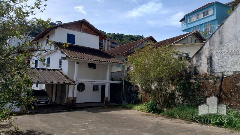 Casa em Saldanha Marinho - Petrópolis/RJ  - 4 Dormitórios