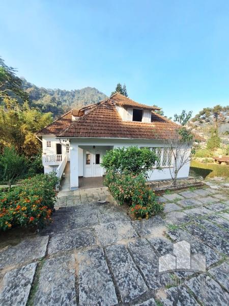 Casa em Mosela - Petrópolis/RJ  - 6 Dormitórios