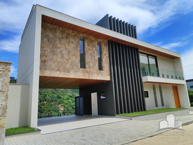 Casa em Areal - Areal/RJ  - 3 Dormitórios