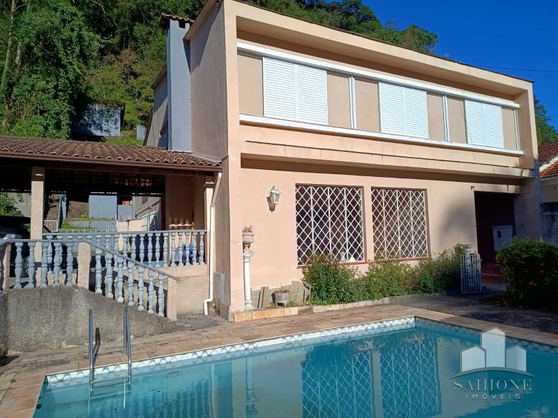 Casa em São Sebastião - Petrópolis/RJ  - 4 Dormitórios