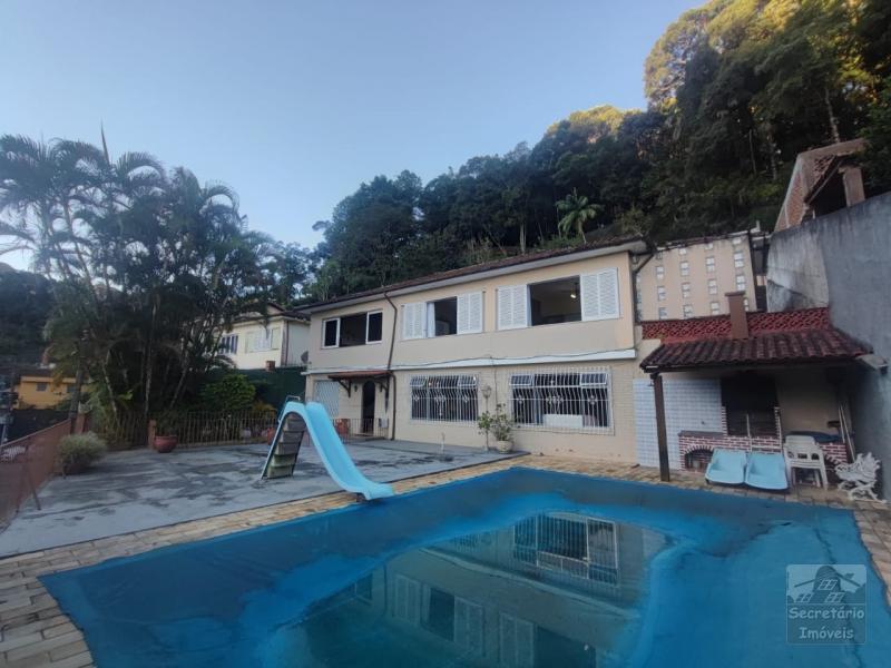 Casas e Sítios em Bingen - Petrópolis/RJ  - 4 Quartos