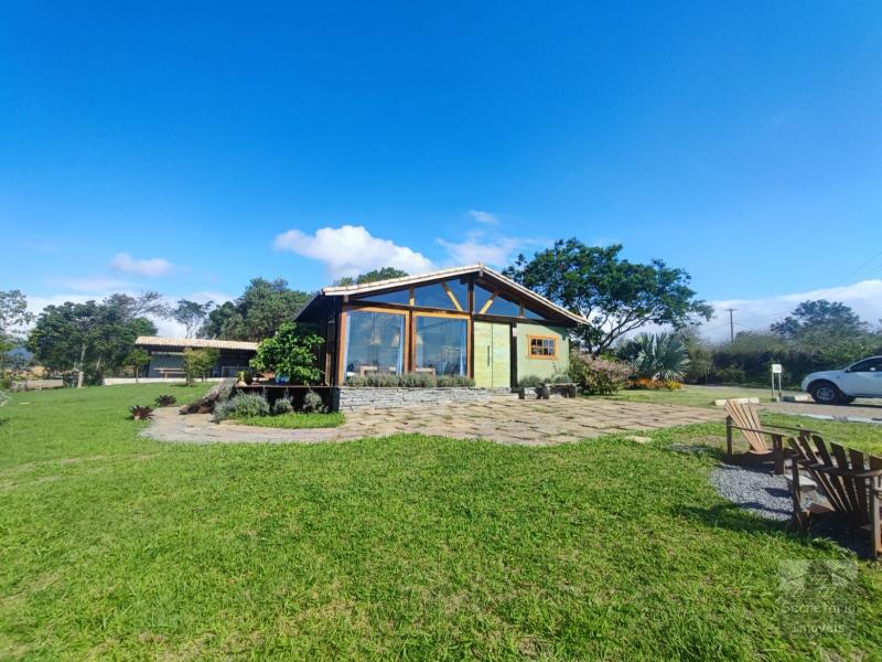 Casas e Sítios em Araras e Vale das Videiras - Petrópolis/RJ  - 3 Quartos