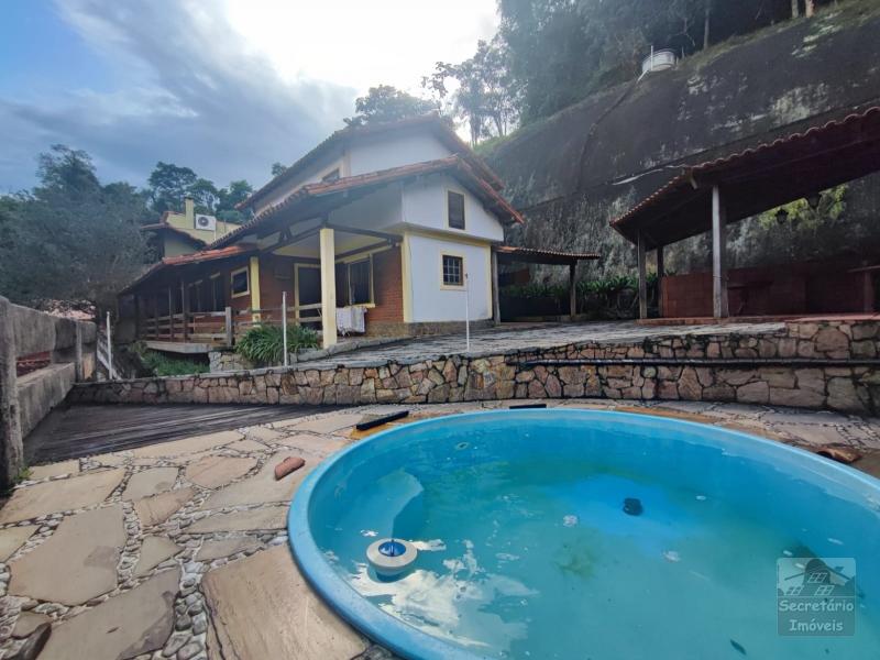 Casas e Sítios em Itaipava  - Petrópolis/RJ  - 5 Quartos