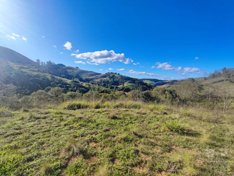Terreno em Secretário  - Petrópolis/RJ 