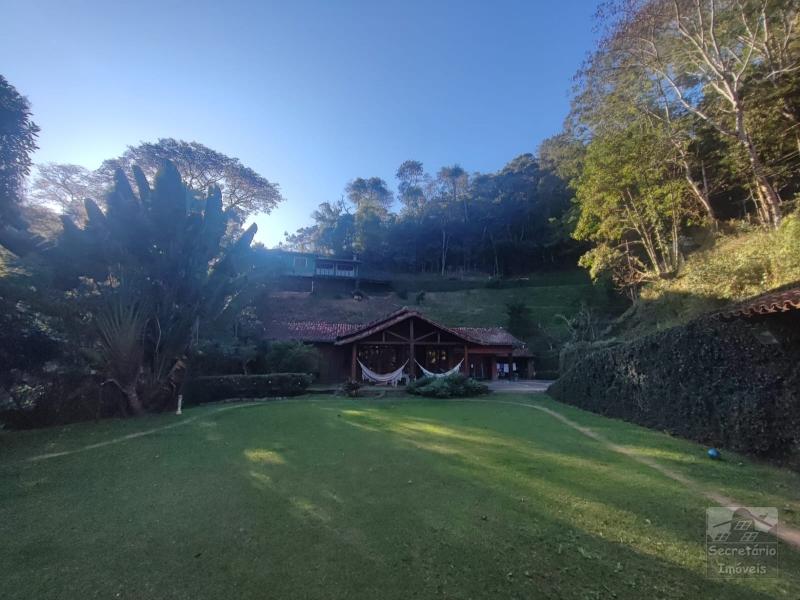 Casas e Sítios em Itaipava  - Petrópolis/RJ  - 6 Quartos