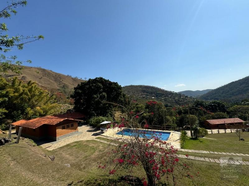 Casas e Sítios em Secretário  - Petrópolis/RJ  - 5 Quartos