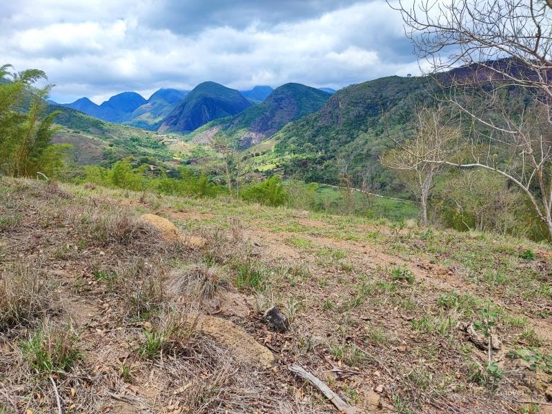 Terreno em Secretário  - Petrópolis/RJ 
