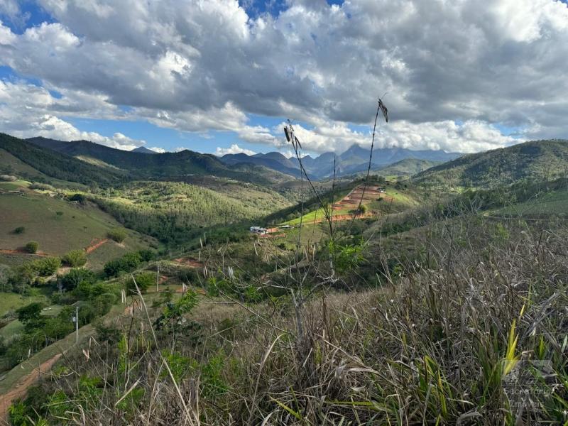 Terreno em Secretário  - Petrópolis/RJ 