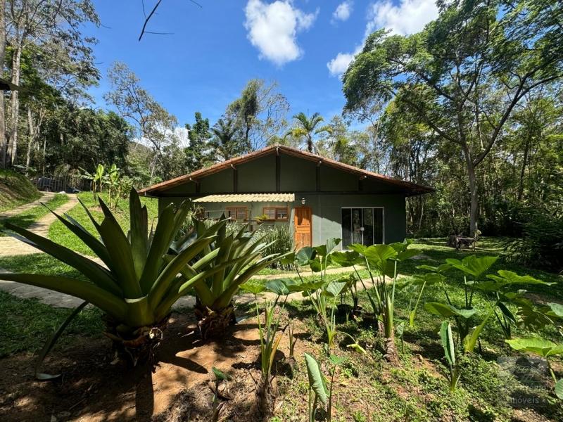 Casas e Sítios em Araras e Vale das Videiras - Petrópolis/RJ  - 3 Quartos