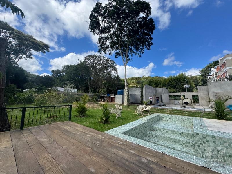 Casas e Sítios em Itaipava  - Petrópolis/RJ  - 4 Quartos