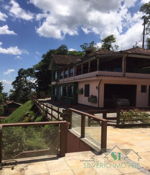 Casa à venda com 6 quartos, 322m² - Foto 3