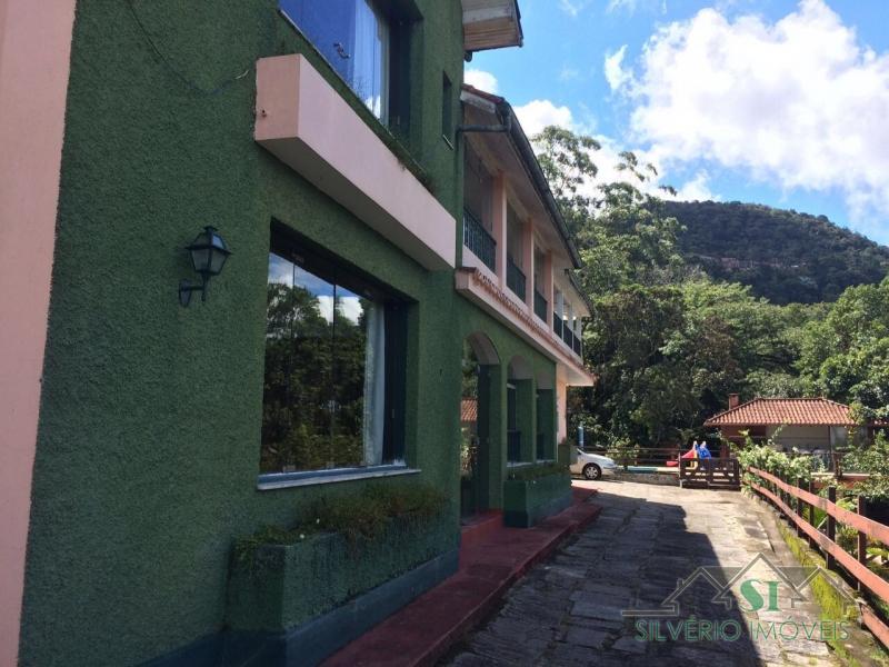 Casa à venda com 6 quartos, 322m² - Foto 6