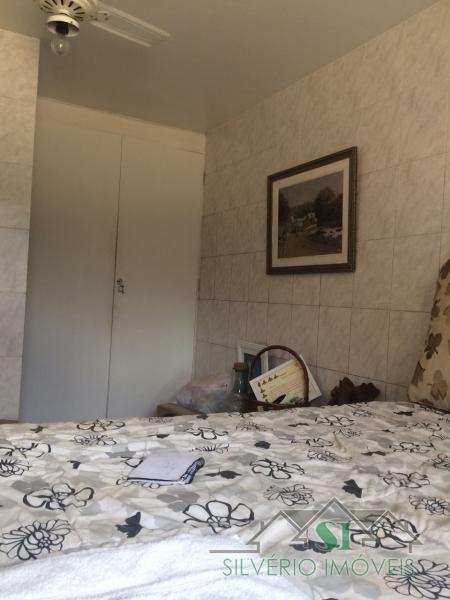 Casa à venda com 2 quartos, 300m² - Foto 17