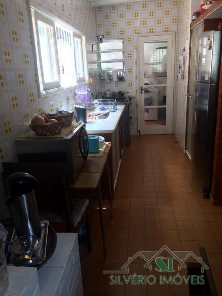 Casa à venda com 2 quartos, 300m² - Foto 12