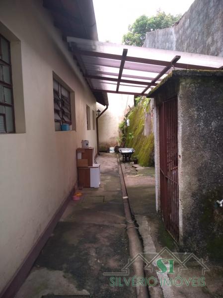 Casa à venda com 5 quartos, 220m² - Foto 13