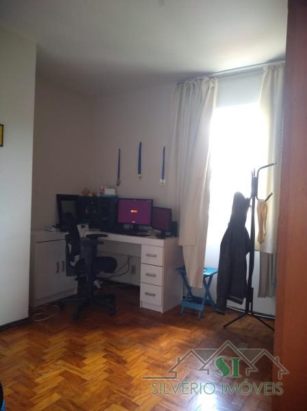 Casa à venda com 5 quartos, 220m² - Foto 15