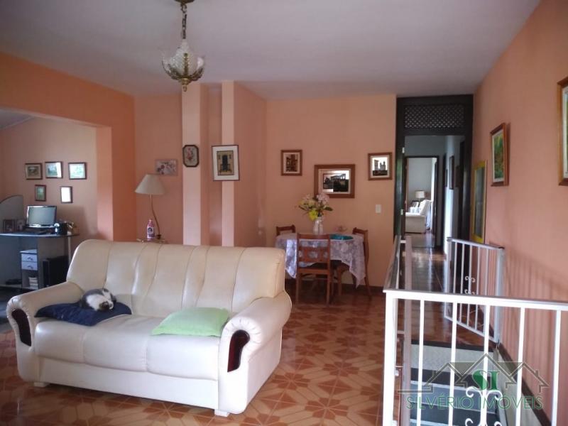 Casa à venda com 5 quartos, 220m² - Foto 6