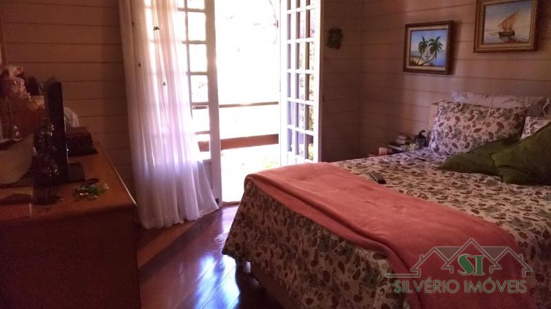 Casa à venda com 3 quartos, 180m² - Foto 4