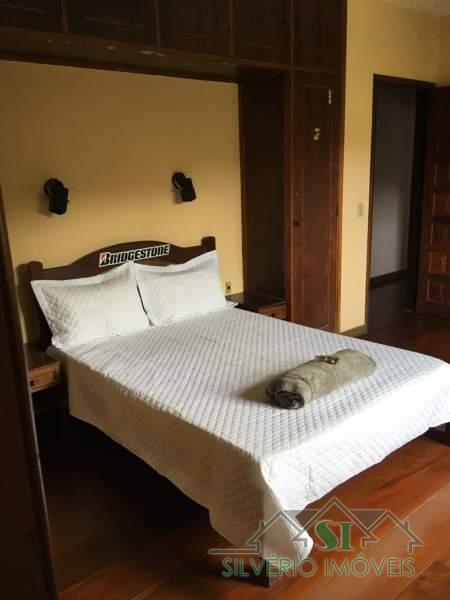 Casa à venda com 7 quartos, 300m² - Foto 10