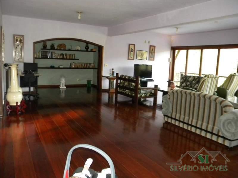 Casa à venda com 7 quartos, 300m² - Foto 3
