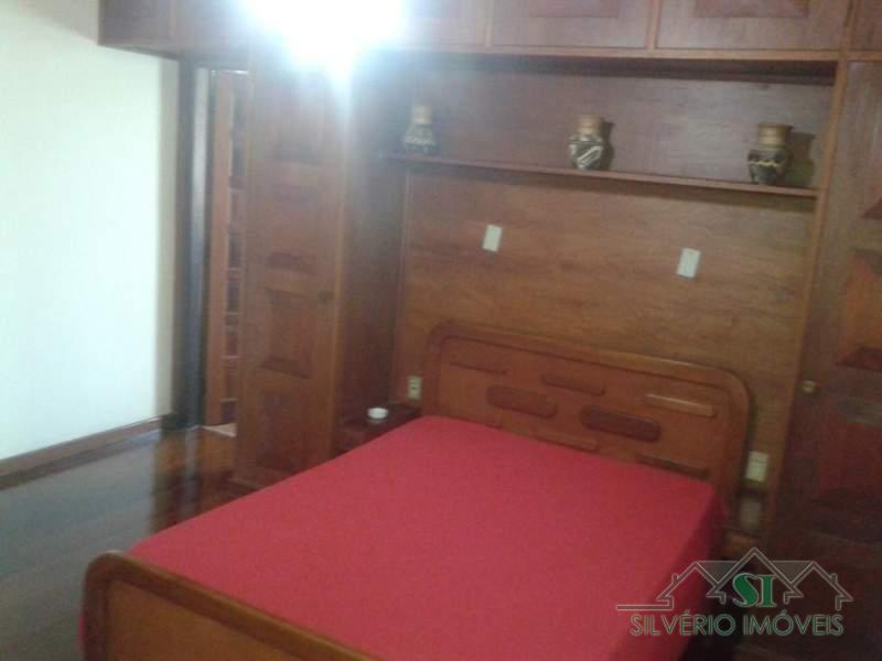 Casa à venda com 7 quartos, 300m² - Foto 18