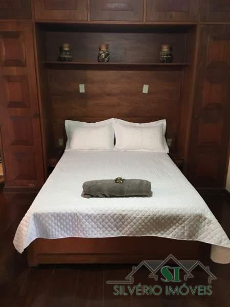 Casa à venda com 7 quartos, 300m² - Foto 19