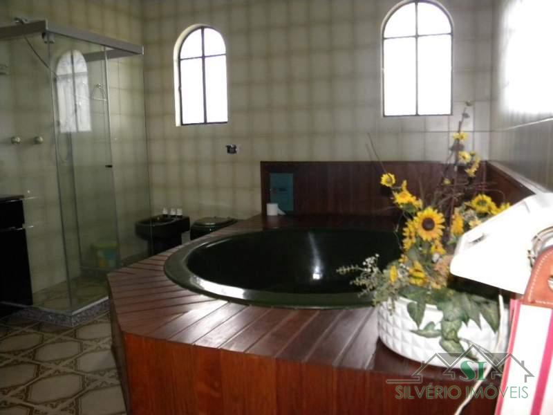 Casa à venda com 7 quartos, 300m² - Foto 22