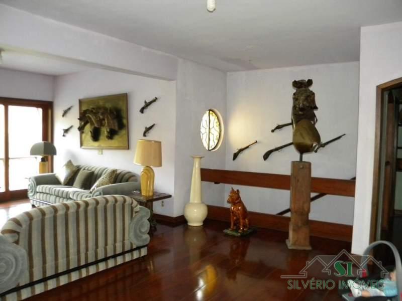 Casa à venda com 7 quartos, 300m² - Foto 24