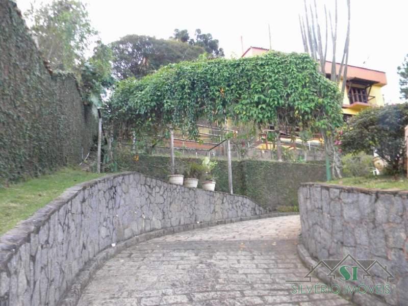 Casa à venda com 7 quartos, 300m² - Foto 2