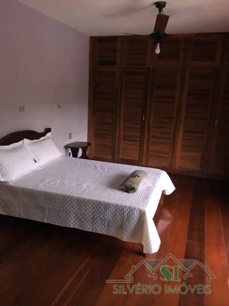 Casa à venda com 7 quartos, 300m² - Foto 36
