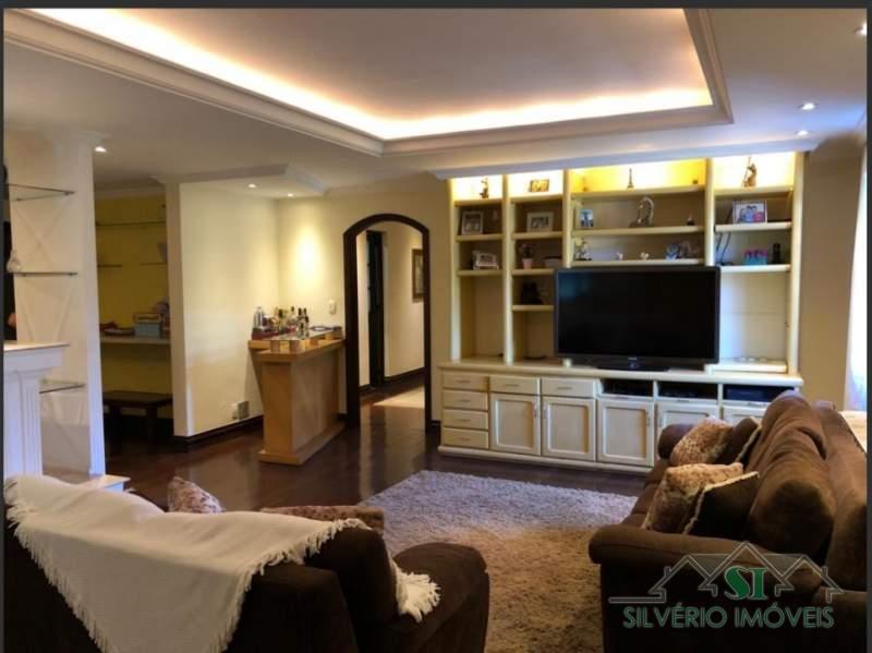 Casa à venda com 4 quartos, 830m² - Foto 4