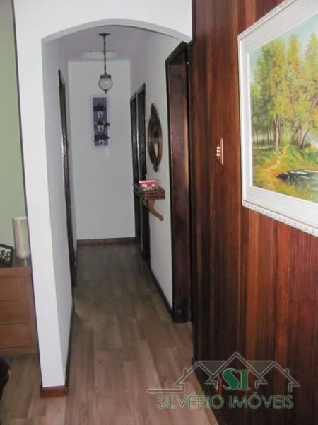 Casa à venda com 3 quartos, 300m² - Foto 9