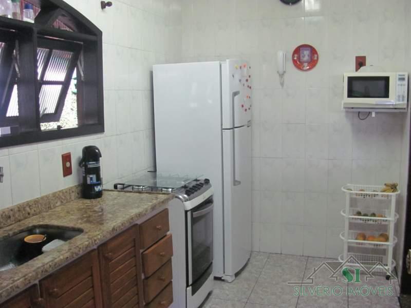 Casa à venda com 3 quartos, 300m² - Foto 12