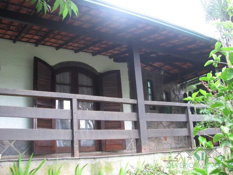 Casa à venda com 3 quartos, 300m² - Foto 3