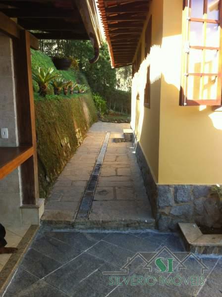 Casa à venda com 5 quartos, 333m² - Foto 16