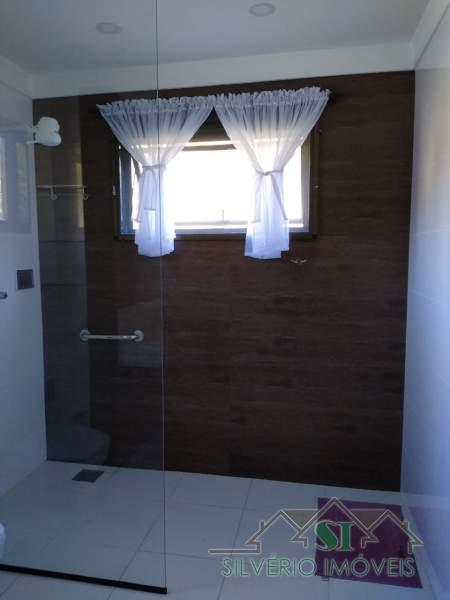 Casa à venda com 5 quartos, 300m² - Foto 17