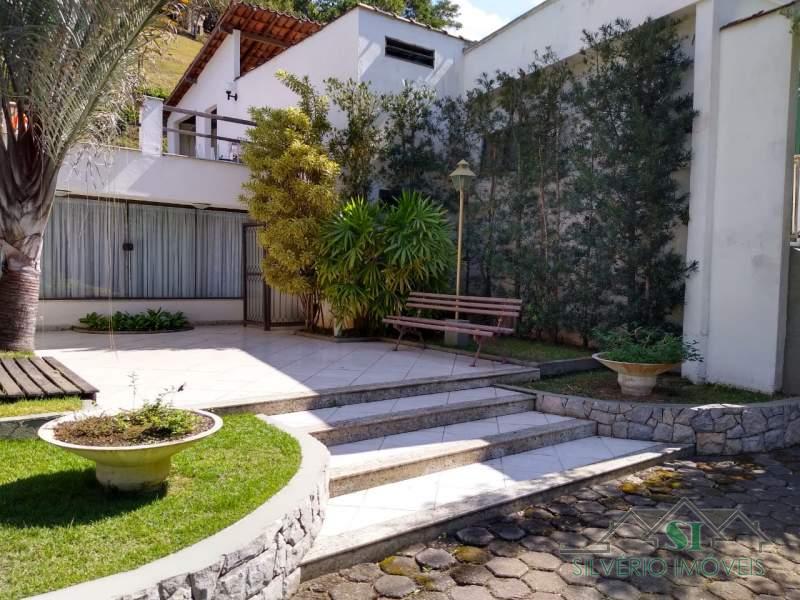 Casa à venda com 5 quartos, 300m² - Foto 2
