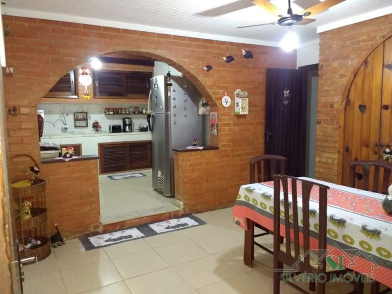 Casa à venda e aluguel com 4 quartos, 136m² - Foto 13