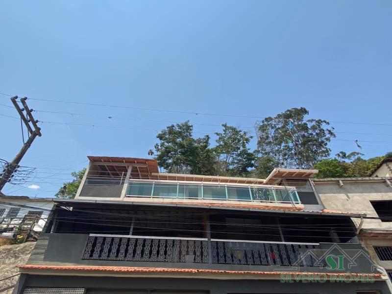 Casa à venda com 3 quartos, 120m² - Foto 1