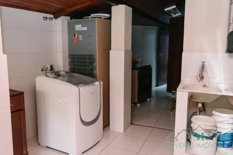 Casa à venda com 4 quartos, 100m² - Foto 34