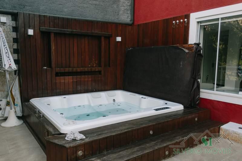 Casa à venda com 4 quartos, 100m² - Foto 42