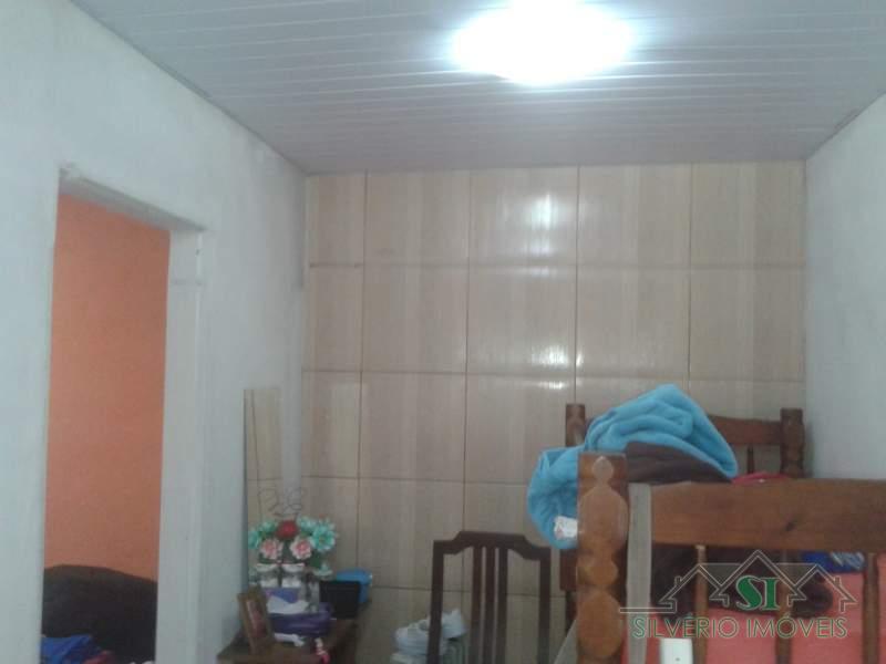 Casa à venda com 2 quartos, 50m² - Foto 4