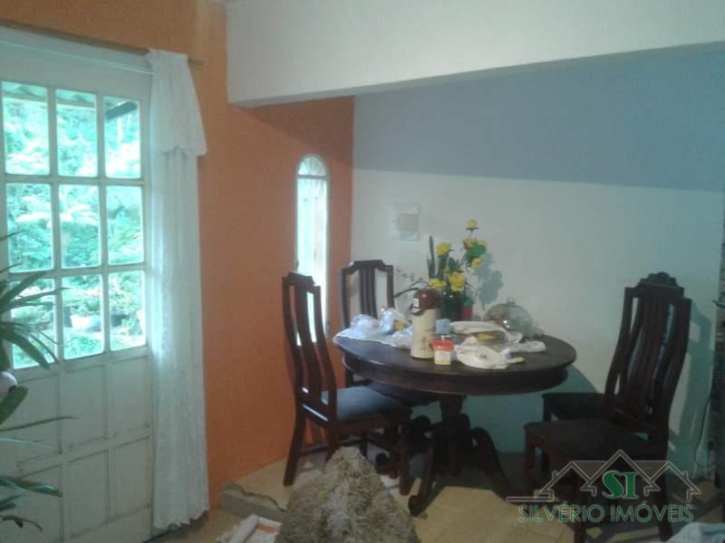 Casa à venda com 2 quartos, 50m² - Foto 3