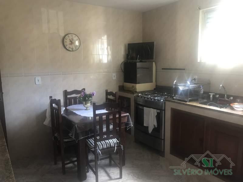 Casa à venda com 3 quartos, 162m² - Foto 4